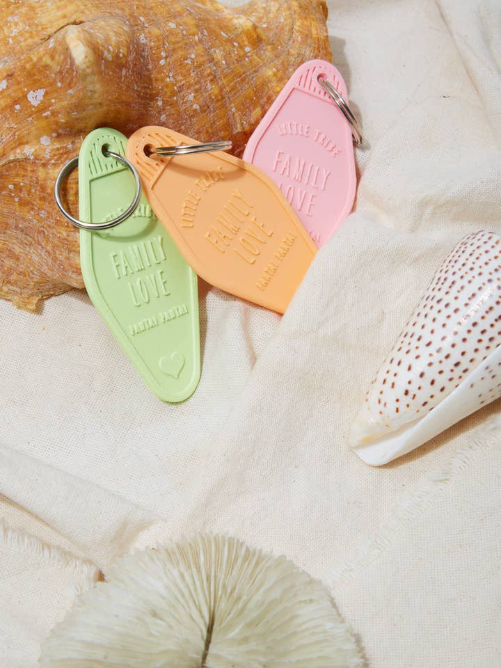 “Family Love” motel keychain for wholesale by Pantai Pantai