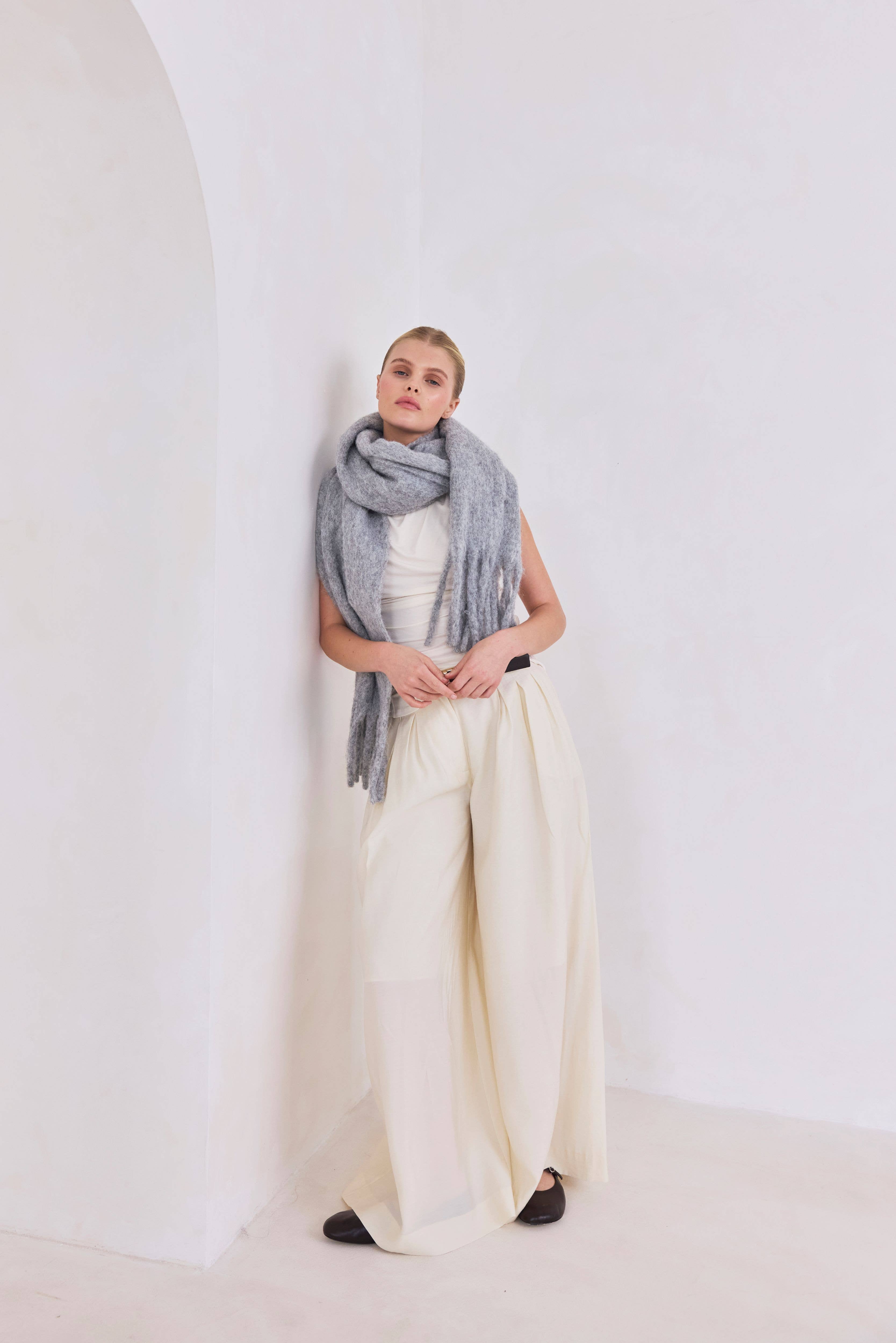 ARCTIC FOX & CO. - Vendita all'ingrosso Sciarpa - Donna - La Sciarpa Reykjavik con Lana RWS - Grigio - AW2511