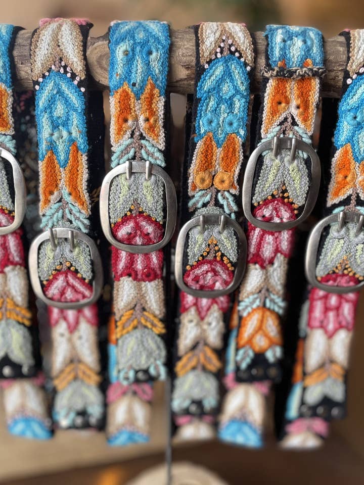 Peruviansk broderet bælte - sæt med 6 for engroshandel hos Bohemian Grace - Grace & Grit