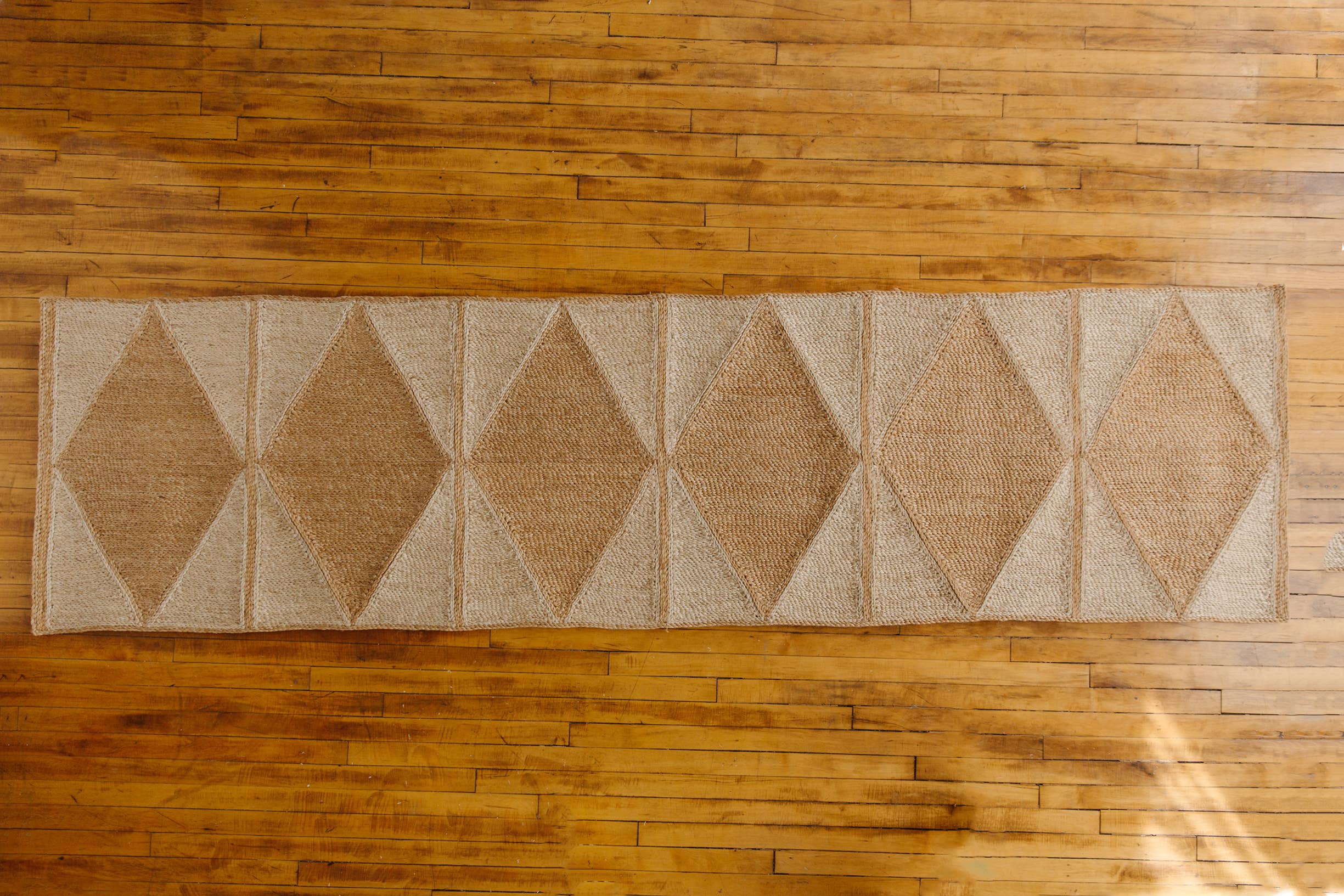 Will & Atlas – wholesale Runner rug – Jute 9' Runner, diamond, Natural/Tan1