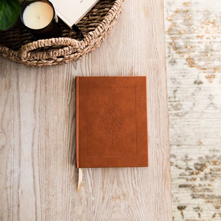 The Daily Grace Co - Wholesale Religion - The Heart of Christ | Lent Companion3