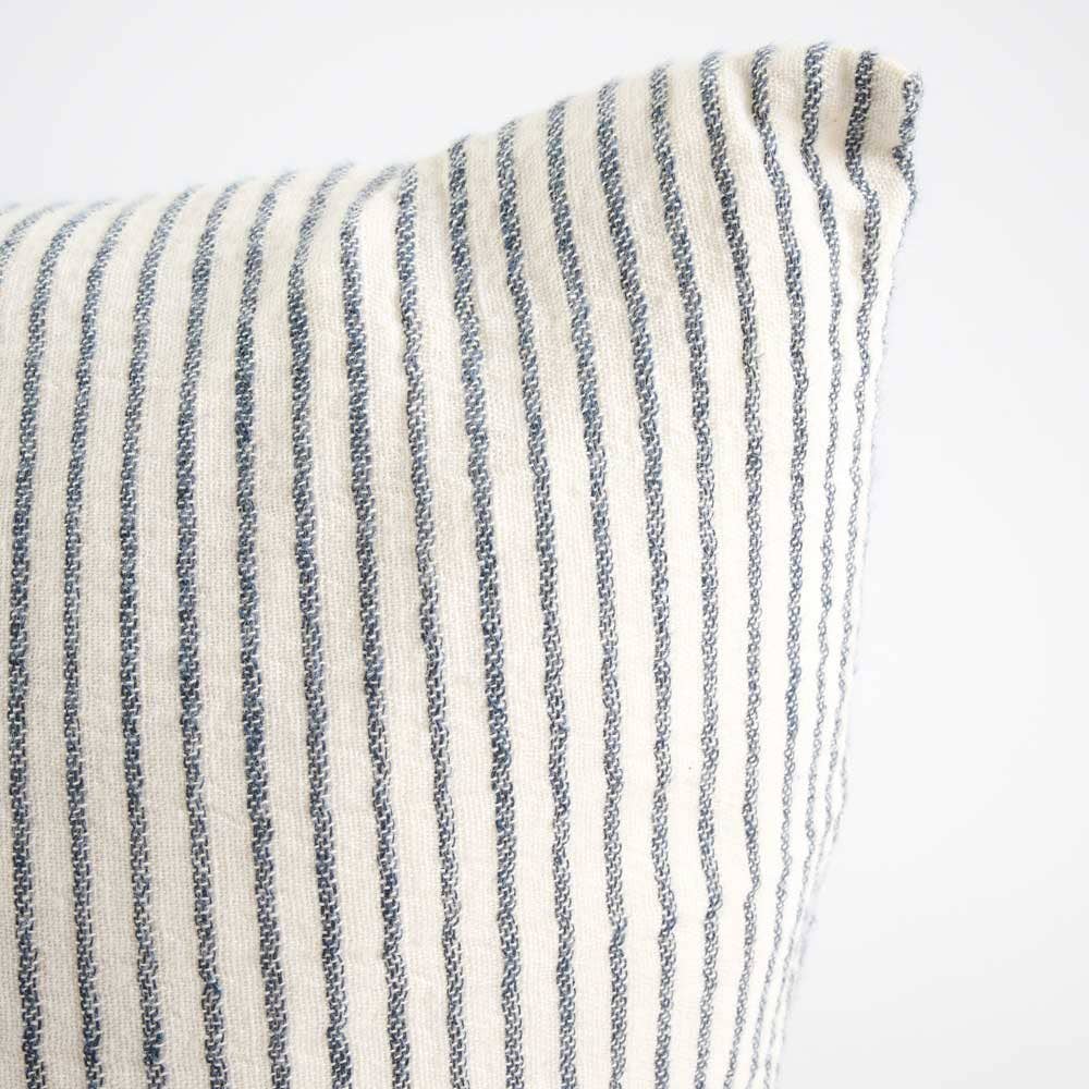 Eadie Lifestyle - Vente Housse de coussin - Housse de coussin Marina - Blanc cassé avec fines rayures2