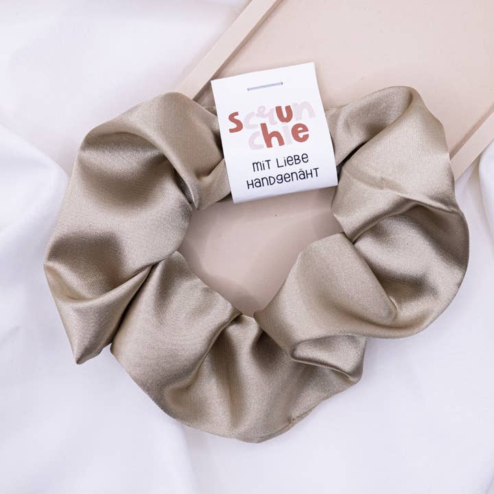 Scrunchie satijnbeige hoofdband lichtgroen - haarelastiek retro voor wholesale door Tilda&Theo