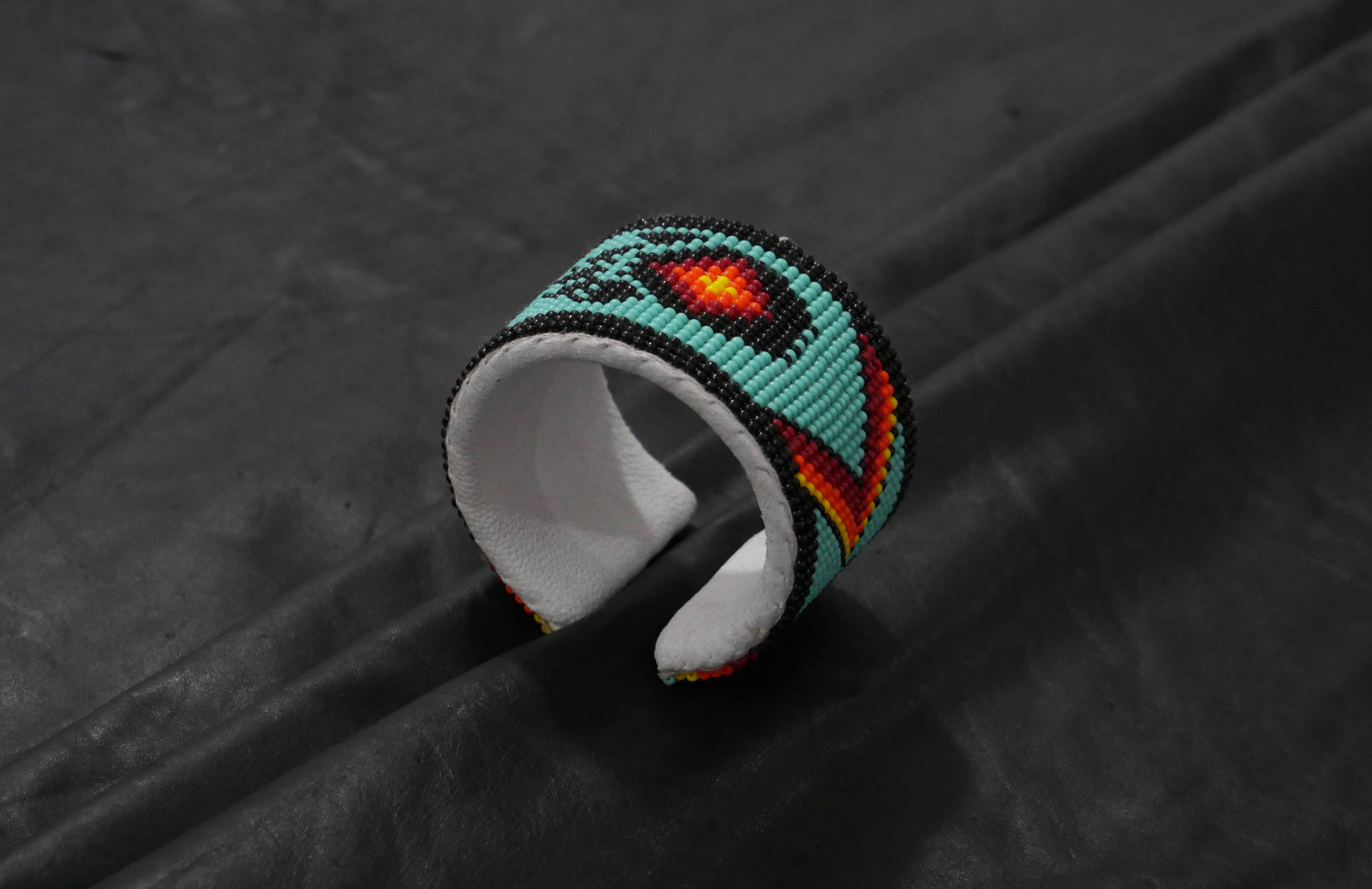 KANGURAH – Engroshandel Manchetarmbånd – perlet manchetarmbånd, Tribal Armbånd, Seed Bead armbånd1