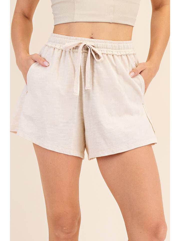 SHORT DE DÉTENTE EN COTON SLUB pour la vente par Rae Mode
