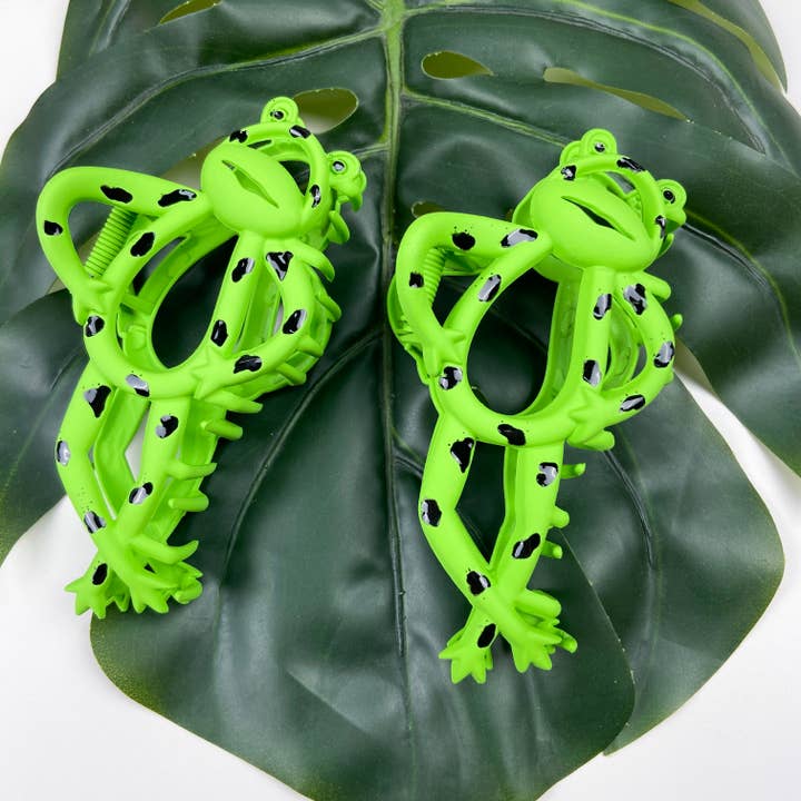 green Alloy frog hair clip for wholesale on Faire