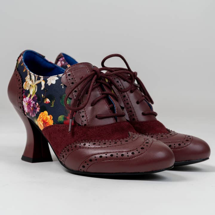 Le Derby à talons de Madame C.J. Walker pour la vente par Nix + Ness