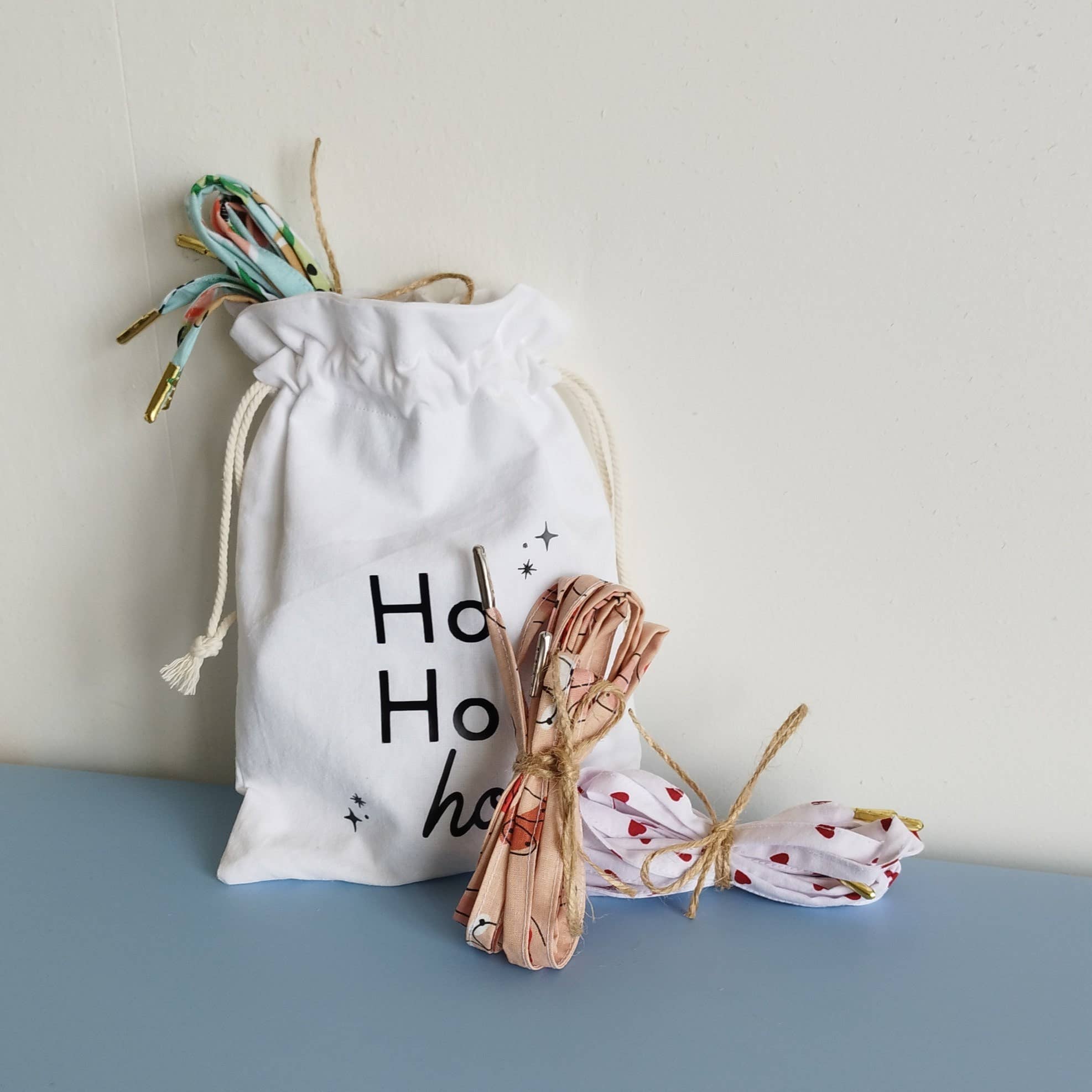 Maison Alice - Wholesale Shoelaces - Women's - Gift box with 3 fabric laces + Christmas pouch