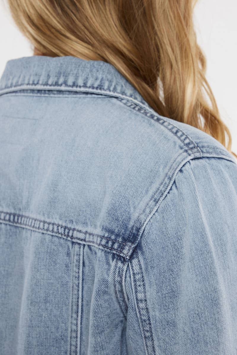LICHT ÖFFNEN SIE PACK CLASSIC FIT PEPLUM DENIMJACKE-KC7369L für den Großhandel auf Faire5