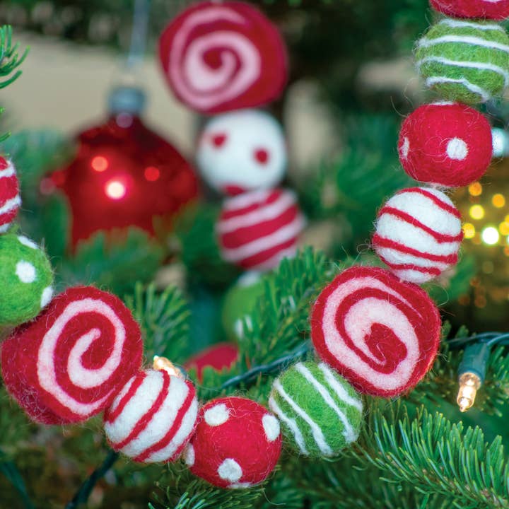 dZi Handmade - Wholesale Bunting/Garland - Peppermint Swirl Garland