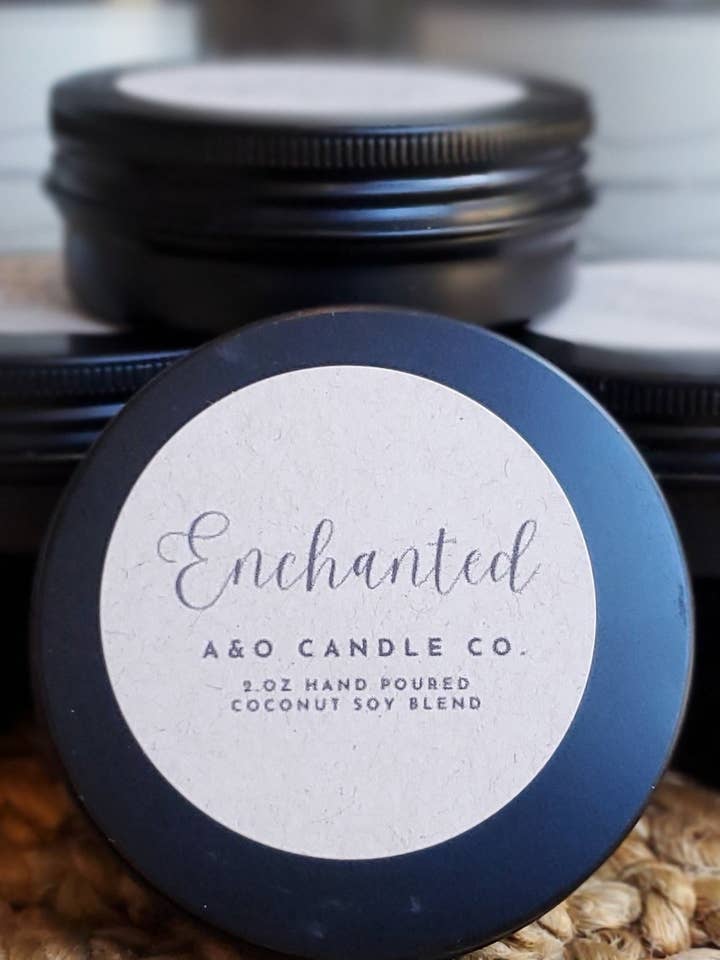 Incantato 2 oz Miscela di Cocco e Soia per la vendita all'ingrosso da parte di Alpha & Omega Candle Co.