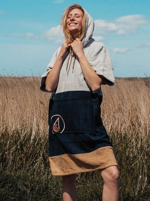 WAVE HAWAII - Wholesale Poncho - Women's - WAVE HAWAII Poncho Soul3