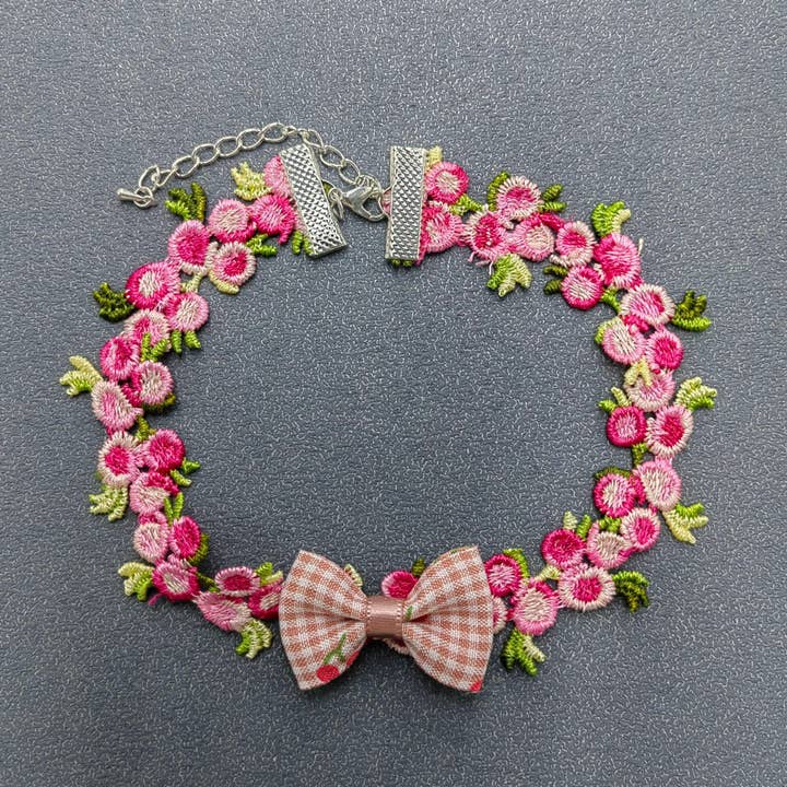 Mio Queena – wholesale Halsband - Katt och hund – Rutig rosett stickat katt- och hundhusdjurskrage