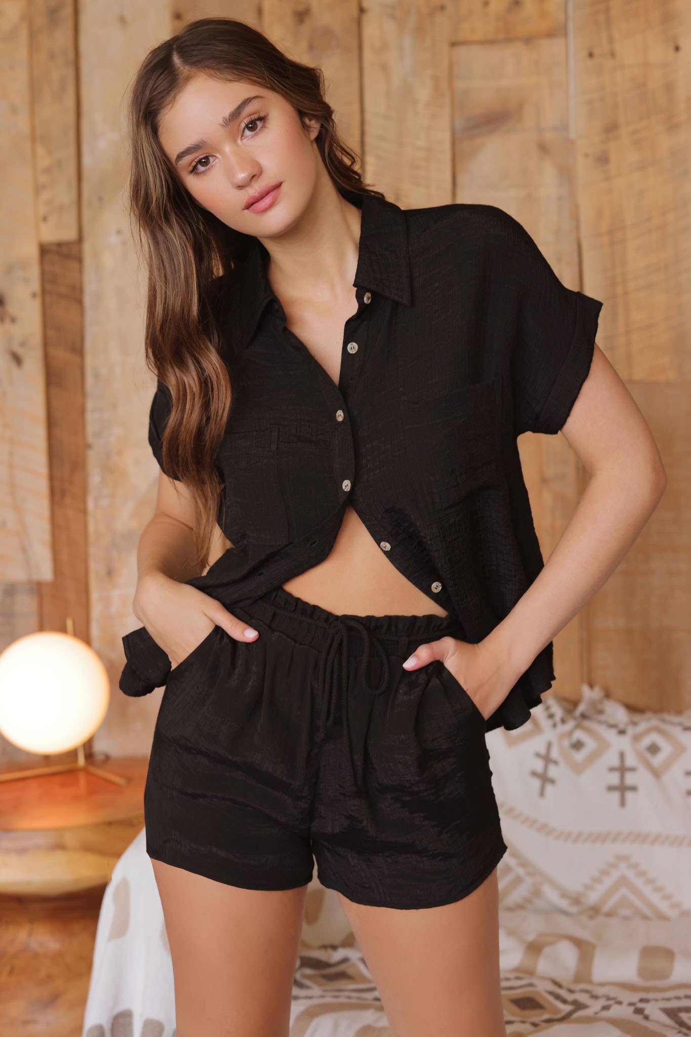 Blu Pepper – wholesale Shorts – Dam – SKRYNKLIGA VOLANGBYXOR MED DRAGKEDJA12