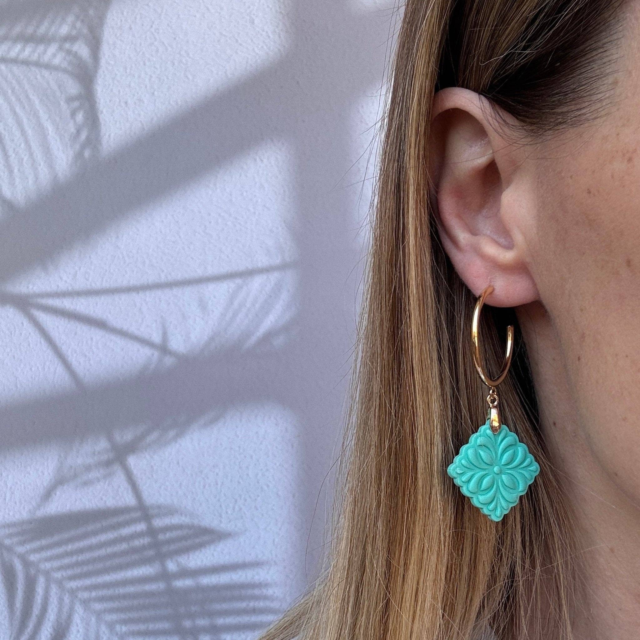 DUESTELLE ITALIA - Wholesale Huggie Earrings - Maiolica - 18k Gold Plated Hoop Earrings7