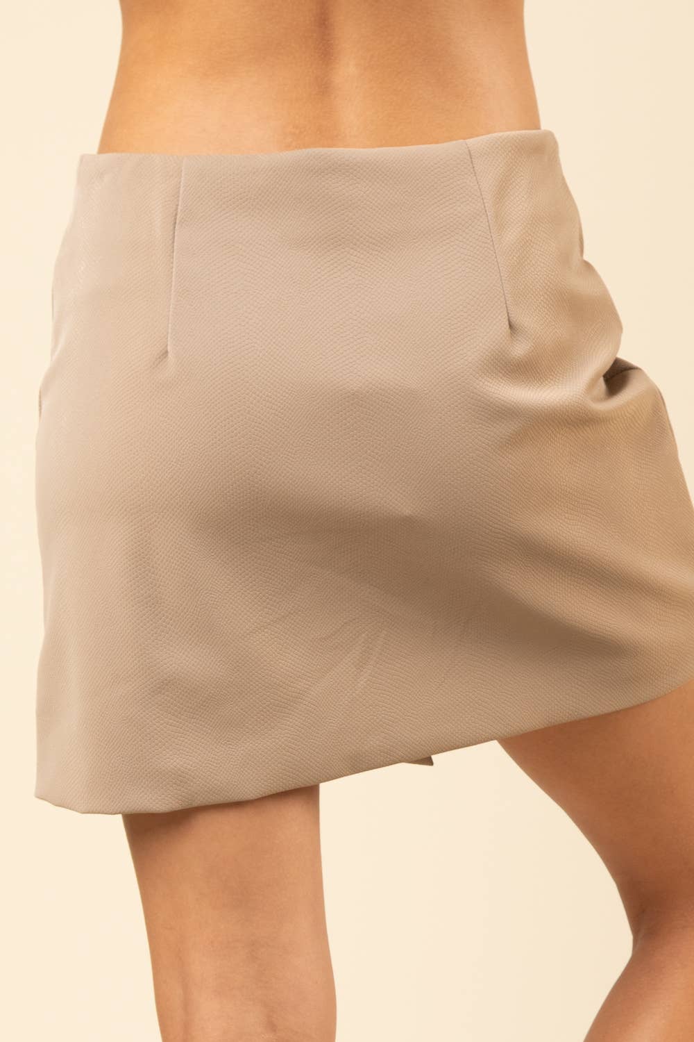 VERY J - Wholesale Skirt - Women's - VS50930-Textured Faux Leather Holiday Mini Skirt8