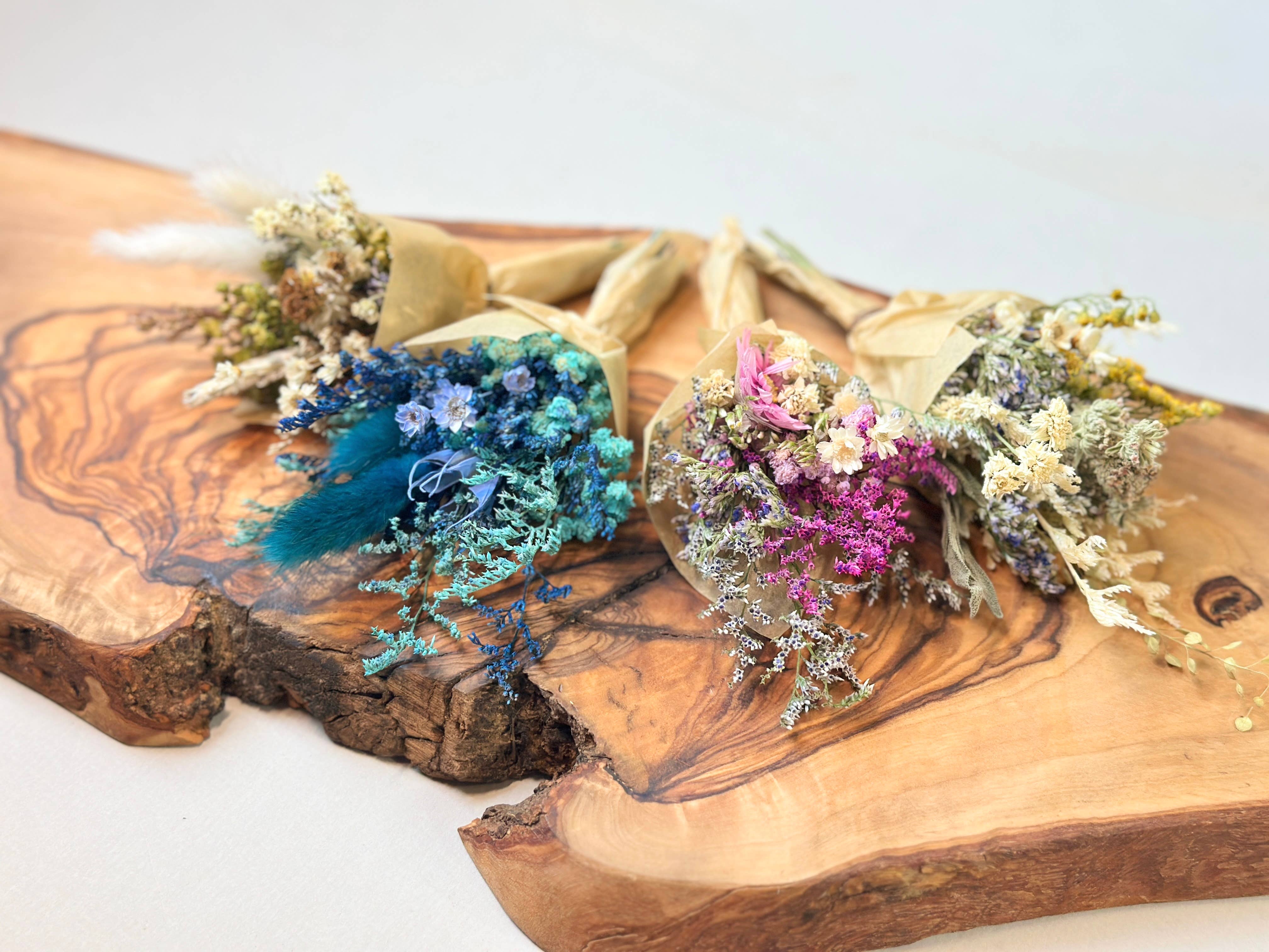 The Gardeners Wife - Wholesale Dried/Pressed Flowers - Dollhouse Bouquet 3