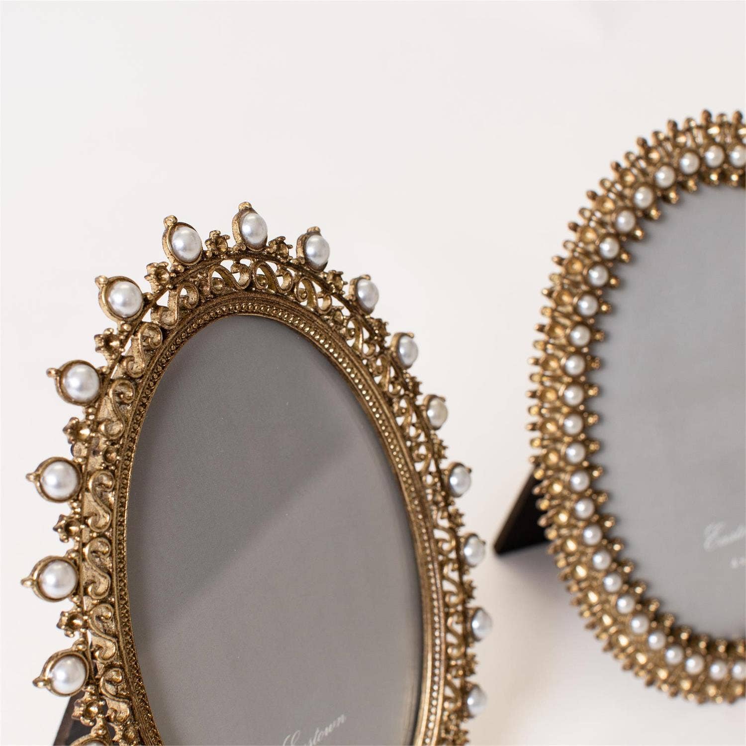 Audrey's Home & Gift – wholesale Picture frame – Gold Filagree Oval Frame With Mini Pearls (2 Styles)3