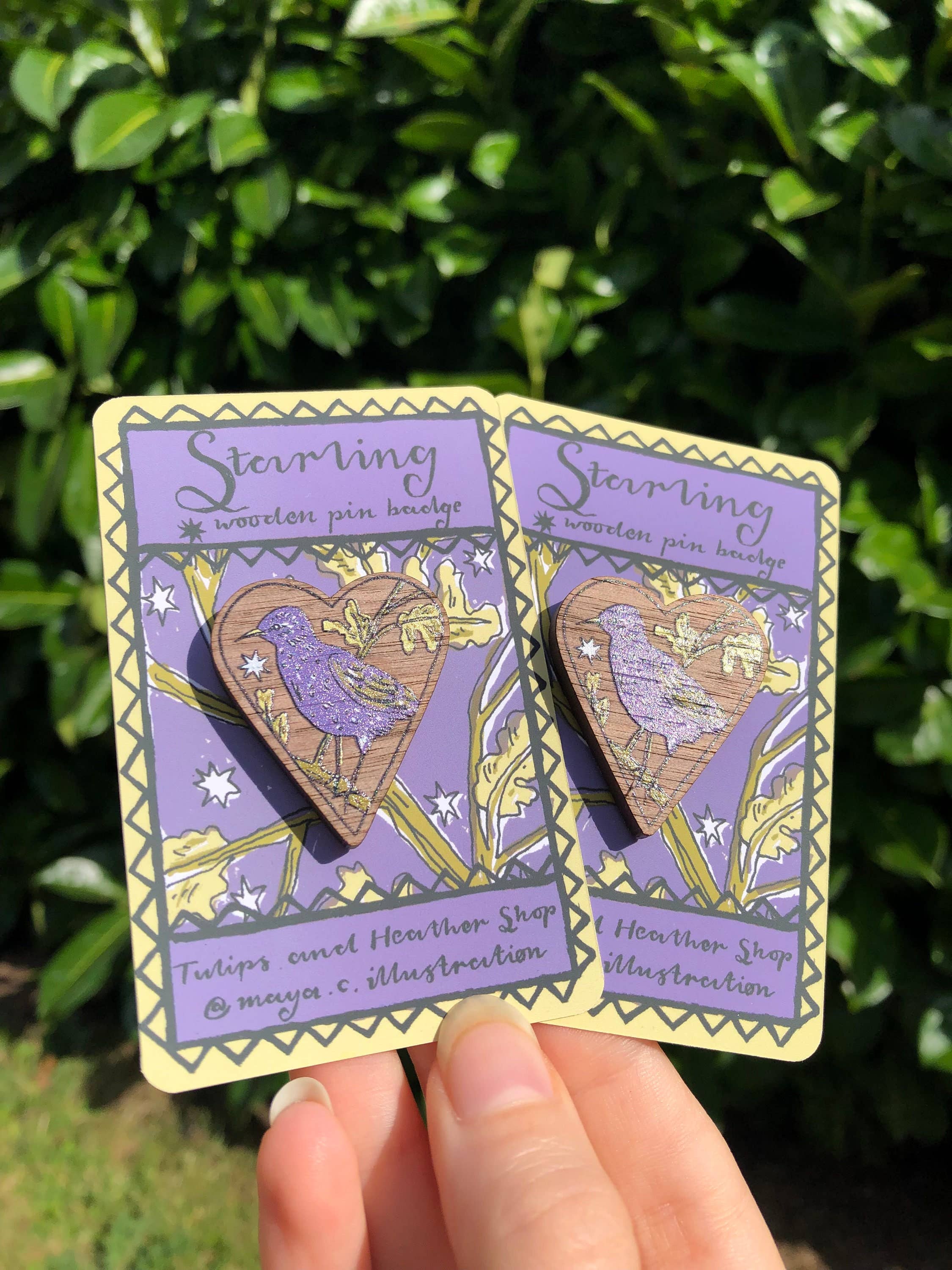 Tulips and Heather - Vente Broches - Badge en bois en forme de cœur d'étourneau6