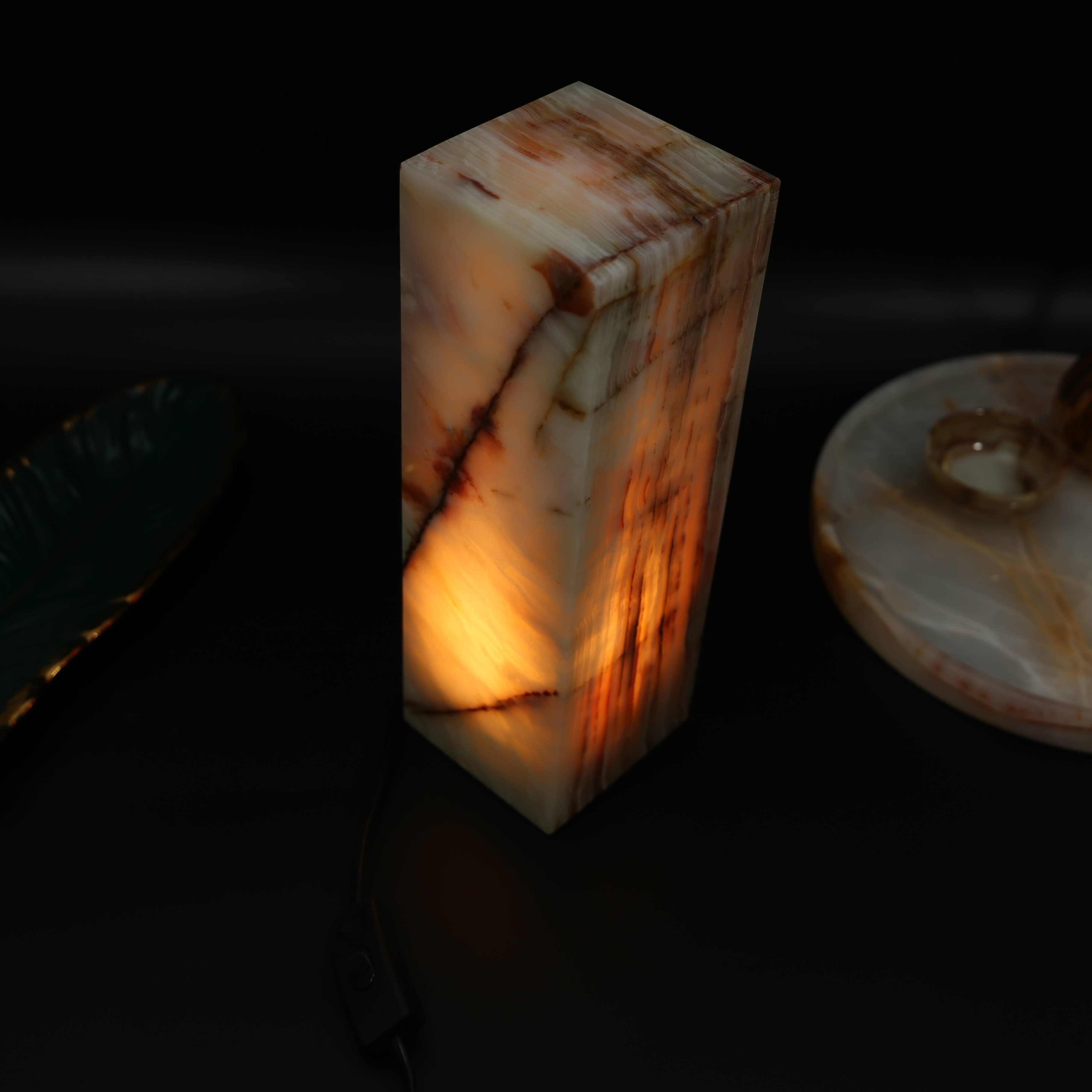 Gemstone Gifts Ltd. – wholesale Accent/desk lamp – Onyx Cube Tower Lamp 12"9