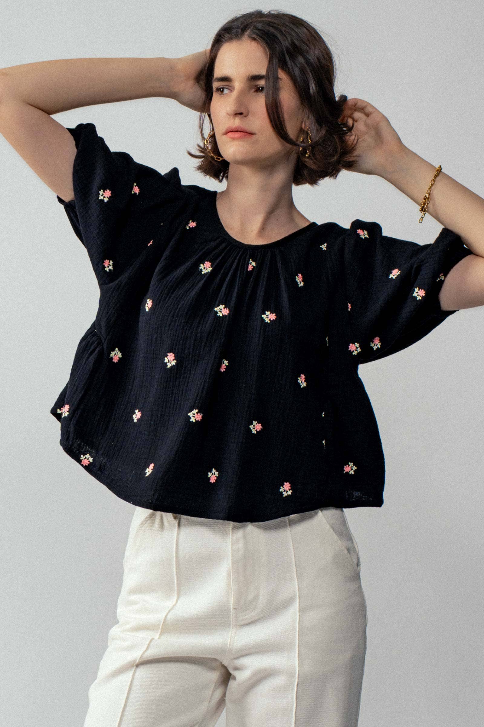 Urban Daizy - Wholesale Blouse - Women's - Floral Embroidered Gauze Blouse4