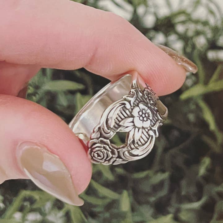 Spoon Jewelry By Emily – wholesale Cocktail/Statement Ring – Distinction Vintage skedring