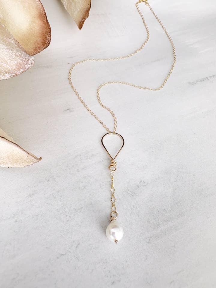 Zoetwaterparel Y-ketting voor wholesale door Quinn Sharp Handmade