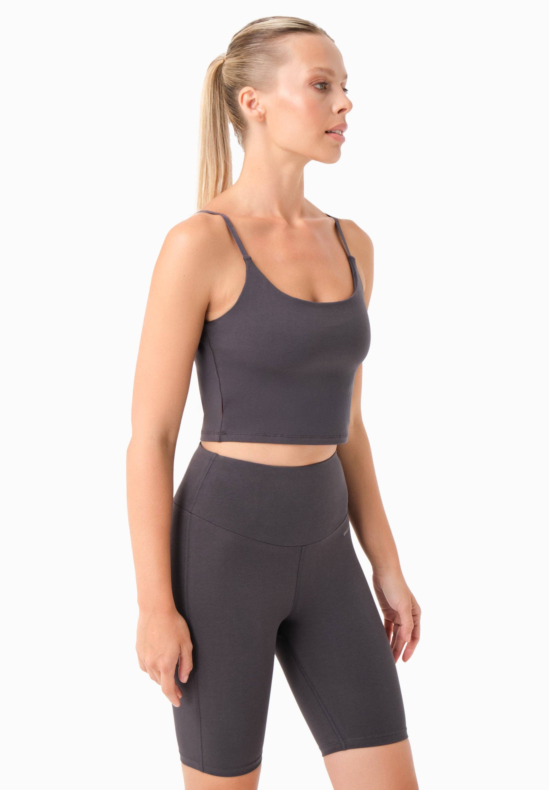 ORGANICATION - Wholesale Athletic Top - Women's - TARRA | Crop-Top aus Bio-Baumwolle2
