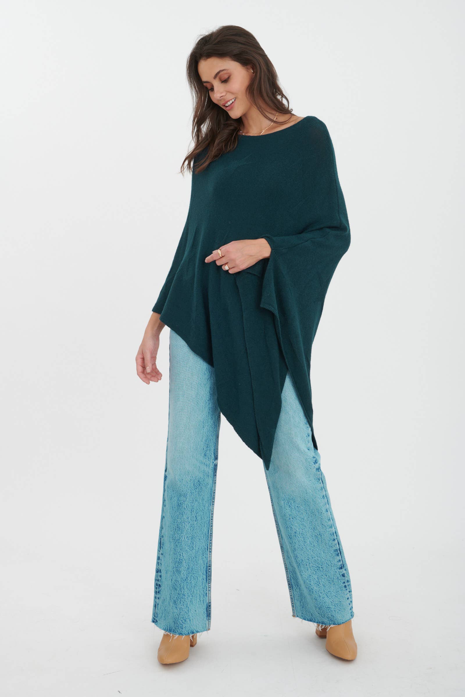 ORNELLA PARIS - Wholesale Poncho - Women's - LEL-P0076 'star' poncho15