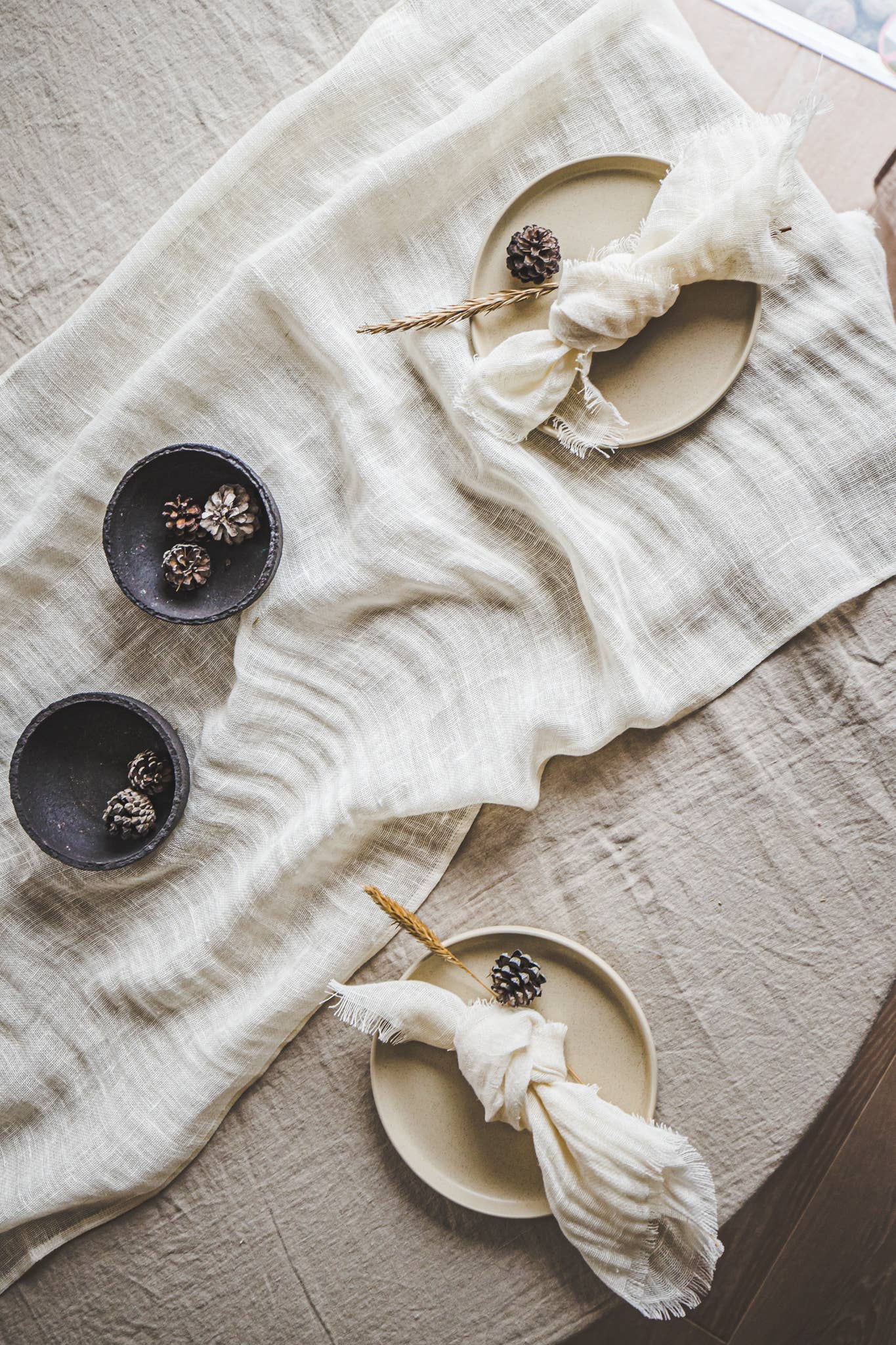 Epic Linen - Wholesale Table Runner - Linen Table Runner With Raw Edge Fringes2