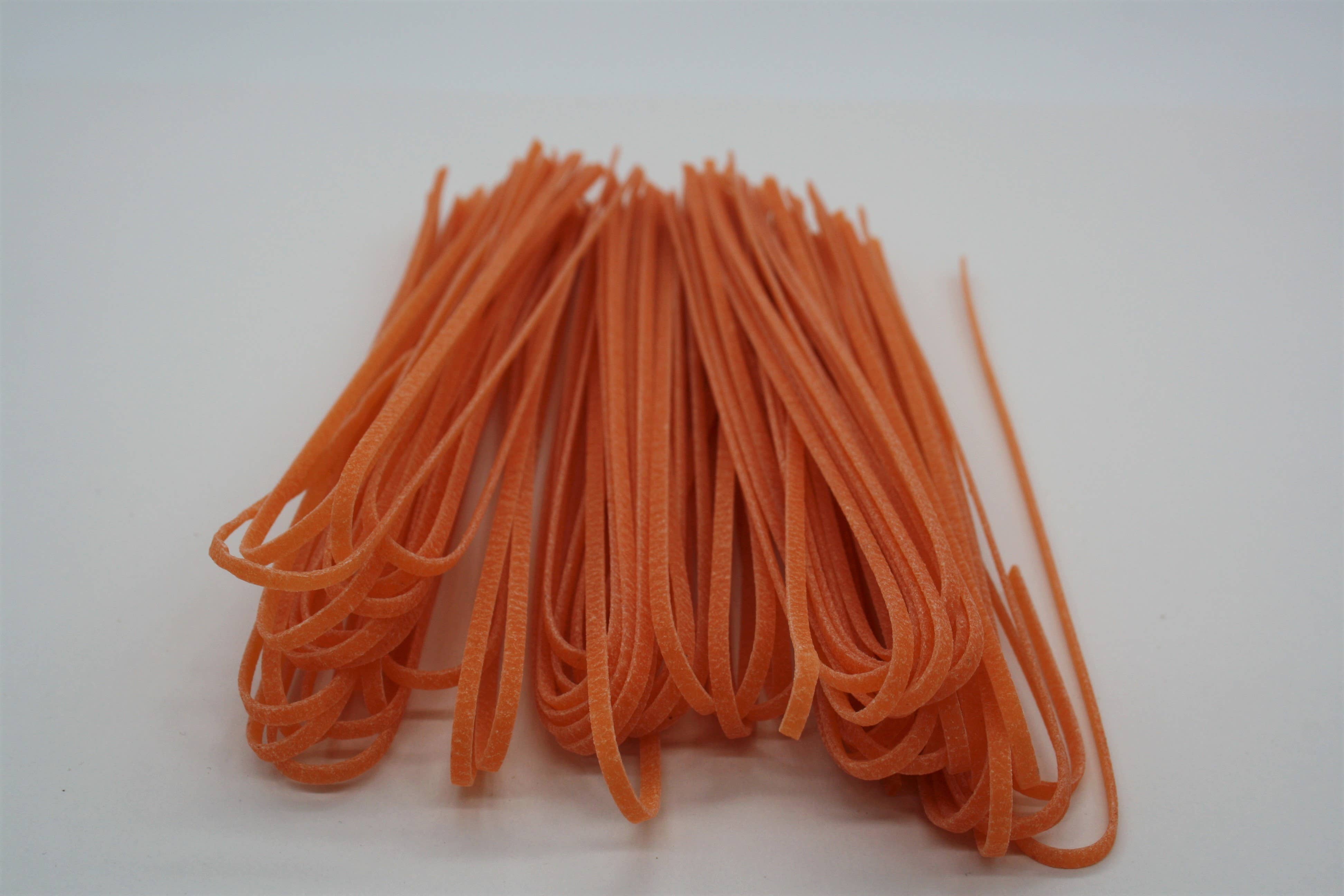 magnatera Pangea srl - Wholesale Pasta - Glutenvrije tagliolini met biologische rode linzen en witte maïs, gemaakt in Italië1