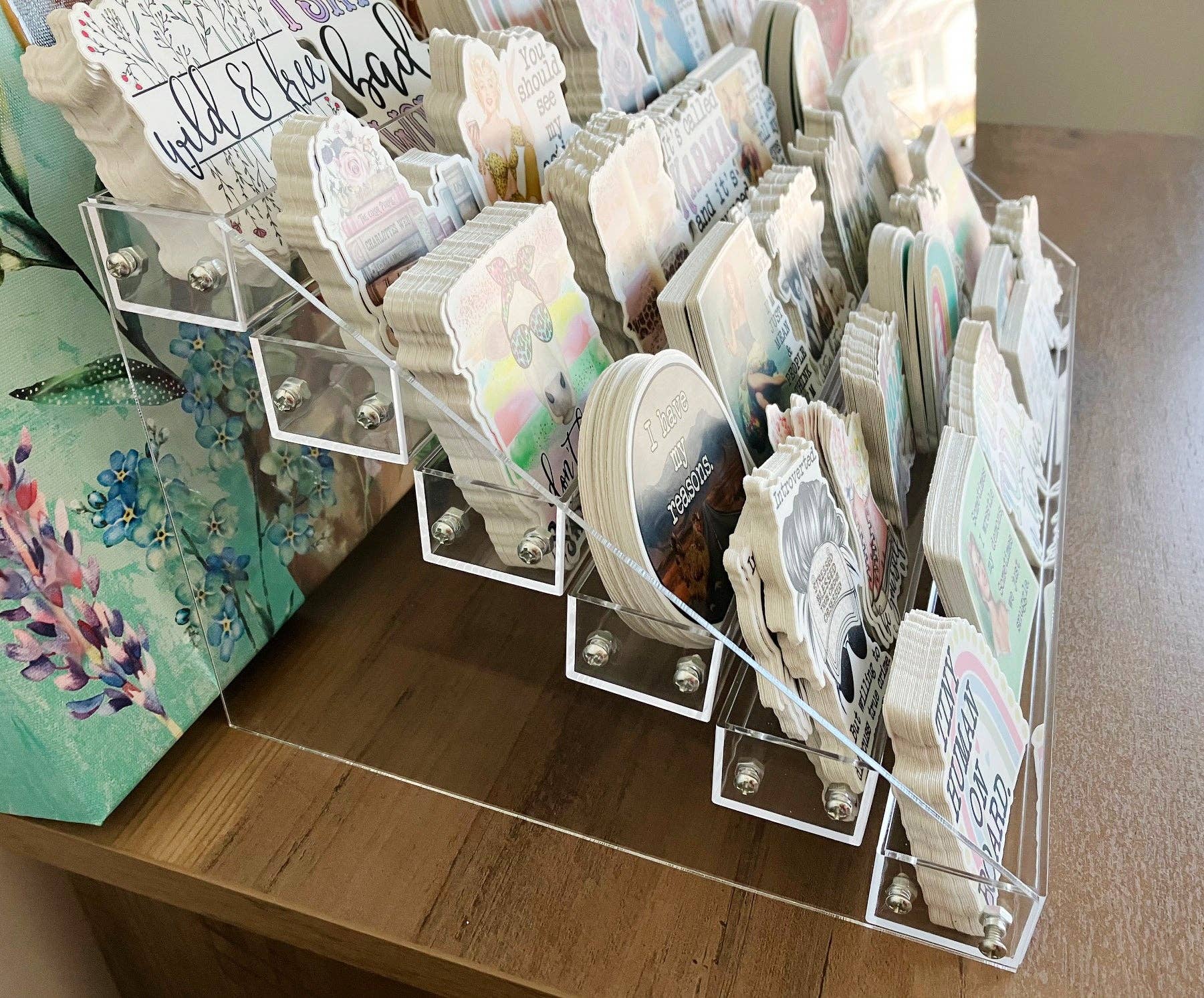 cottage + crown - Vente Support/étui pour présentoir - Présentoir acrylique autocollant en vinyle à 6 niveaux 12,4 pouces2