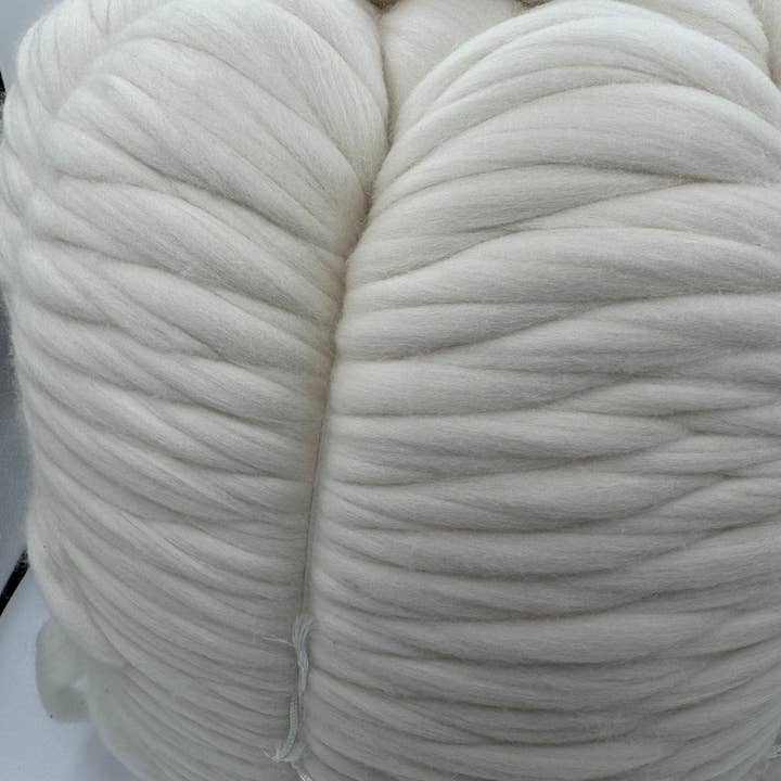 SUPERFEINE weiße Merinowolle Kammzug – Ungefärbt – Großhandel / Großmengen Faserlieferung für den Großhandel von Exotic Fiber