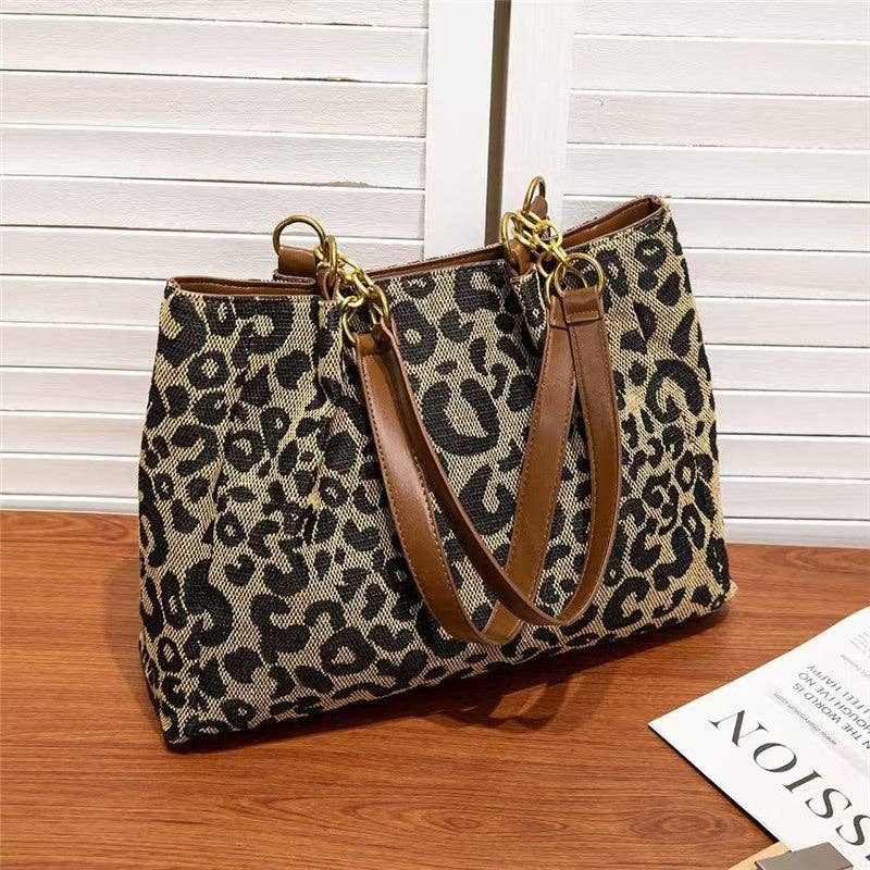 KAKI Borsa a tracolla con stampa leopardata - alla moda e spaziosa in vendita all'ingrosso su Faire3