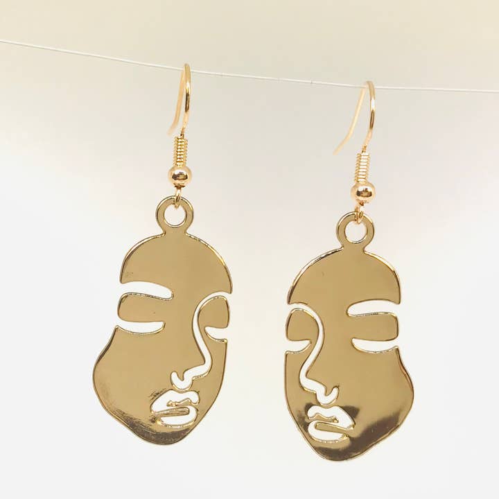 SimpleNGreat - Venta al por mayor Pendientes colgantes - Pendientes colgantes dorados con forma de cara de Picasso