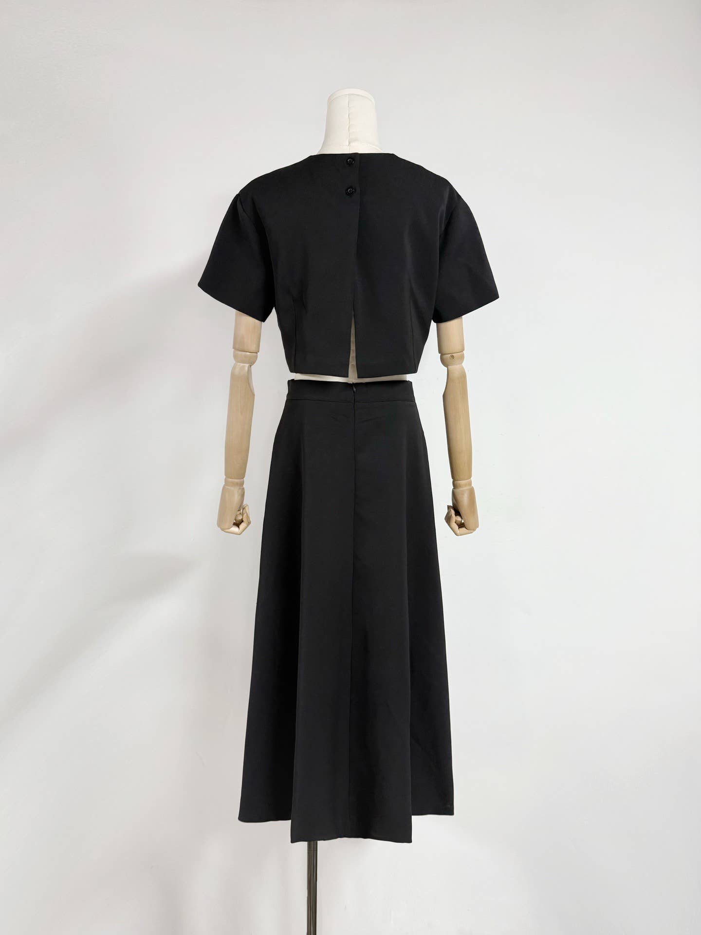 Productseeker - Vendita all'ingrosso Completo top e gonna - Donna - Completo Estivo Elegante 3D con Fiori a Maniche Corte e Gonna 21Y13