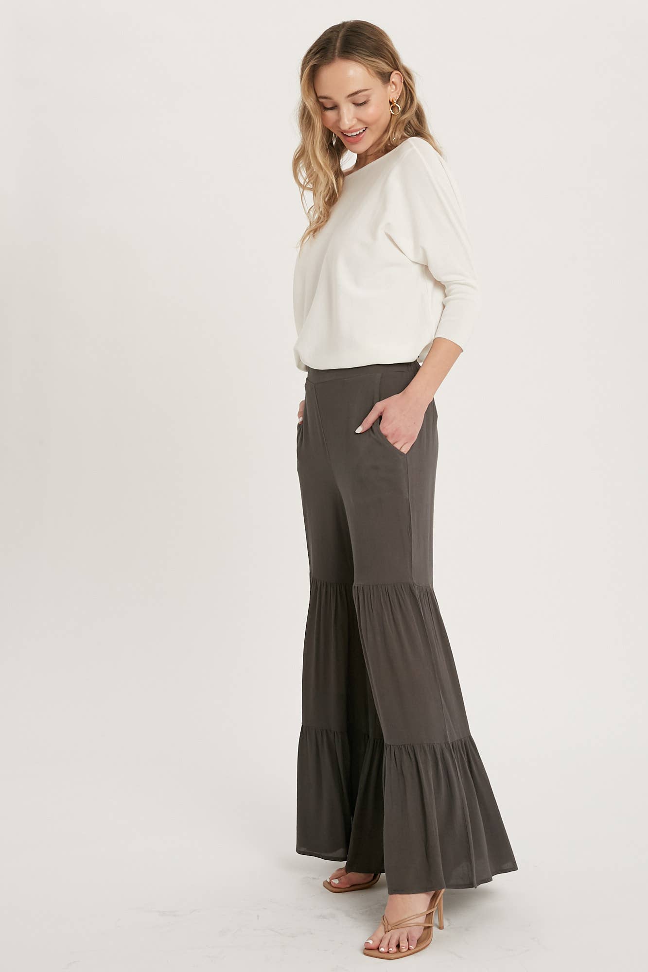 Bluivy – wholesale Byxor - Dam – TIERED VOLANG HÖG MIDJA BREDA BEN BYXOR5