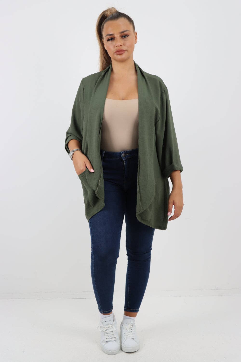 Miss Bold - Venta al por mayor Chaqueta - Mujer - Chaqueta ligera italiana con manga 3/4 y frente abierto20