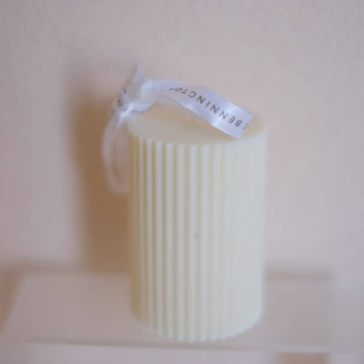 Bougie pilier pour la vente par The Bennington Society