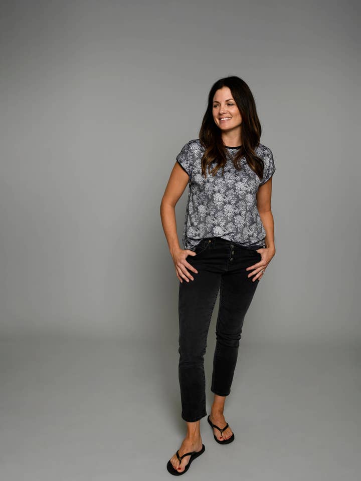 T-shirt reversibile grigia con motivo floreale e scozzese per la vendita all'ingrosso da parte di Flip Outfit