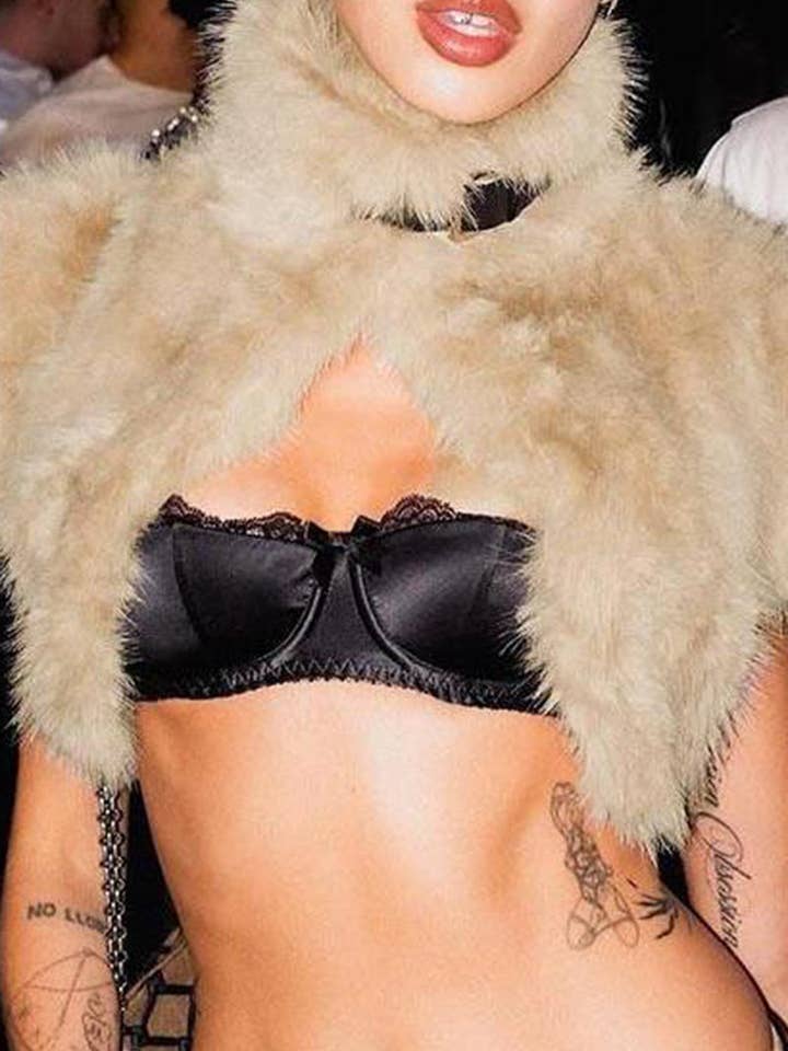 Mccolin - Wholesale Fur/Faux Fur Coat - Women's - Statement Faux Fur Shrug3