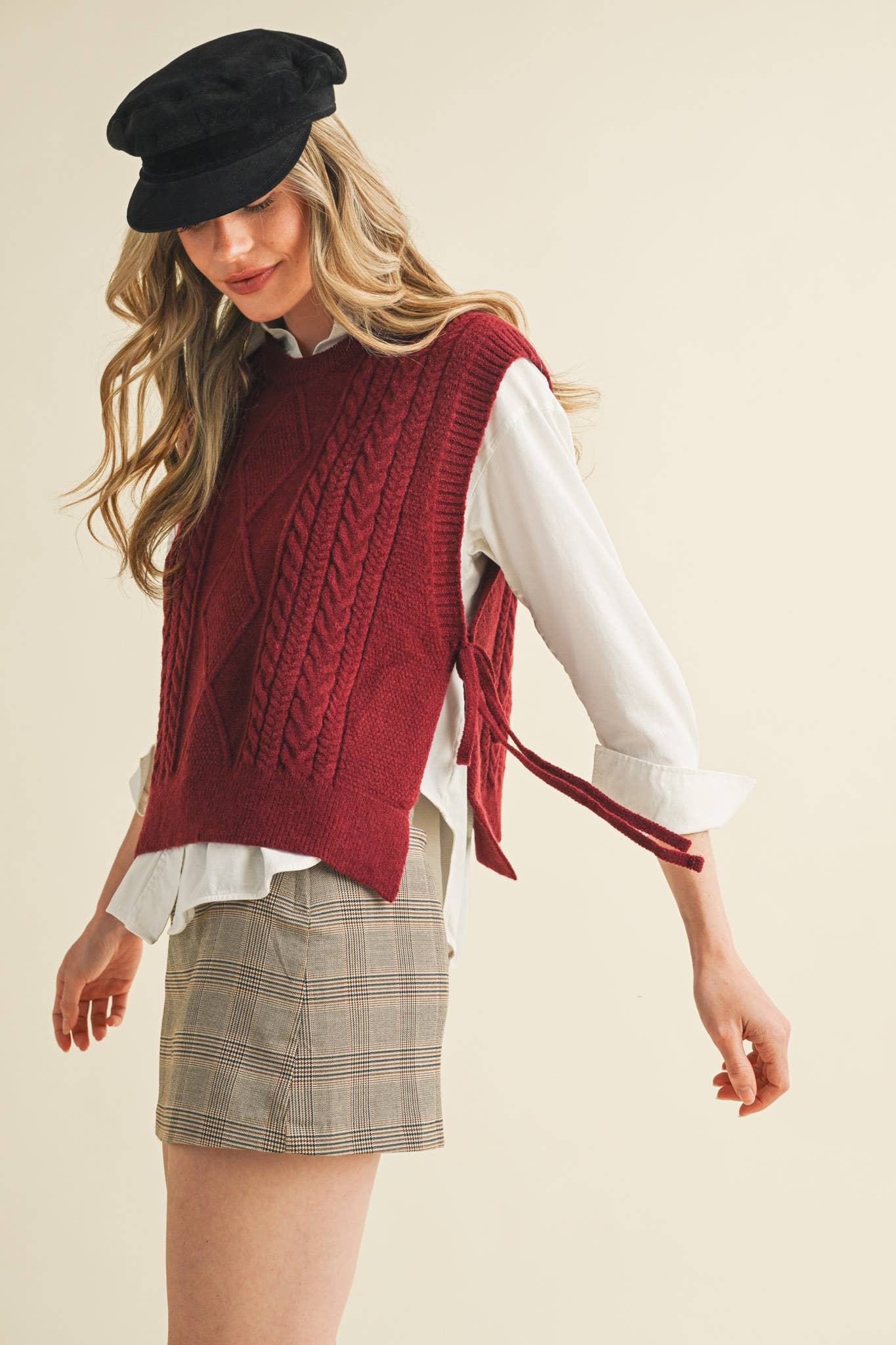 &MERCI - Wholesale Sweater Vest - Women's - CABLE KNIT SIDE TIE SWEATER VEST MSW1063737