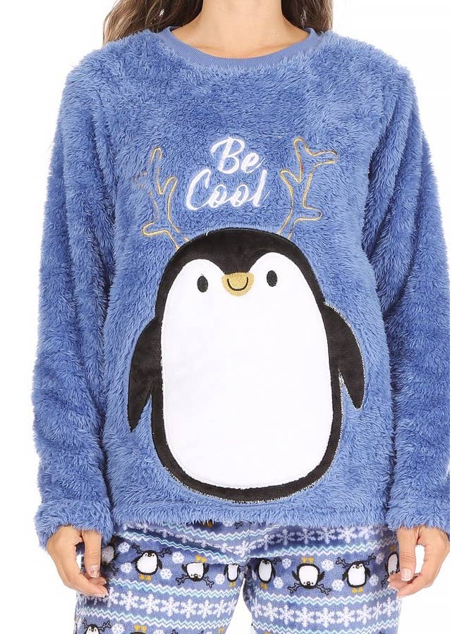 CORNER 123, Wholesale Women's Clothing - Vente Ensemble de vêtements d'intérieur – femme - Top à manches en fourrure Penguin Christmas Furry avec pantalon ample4