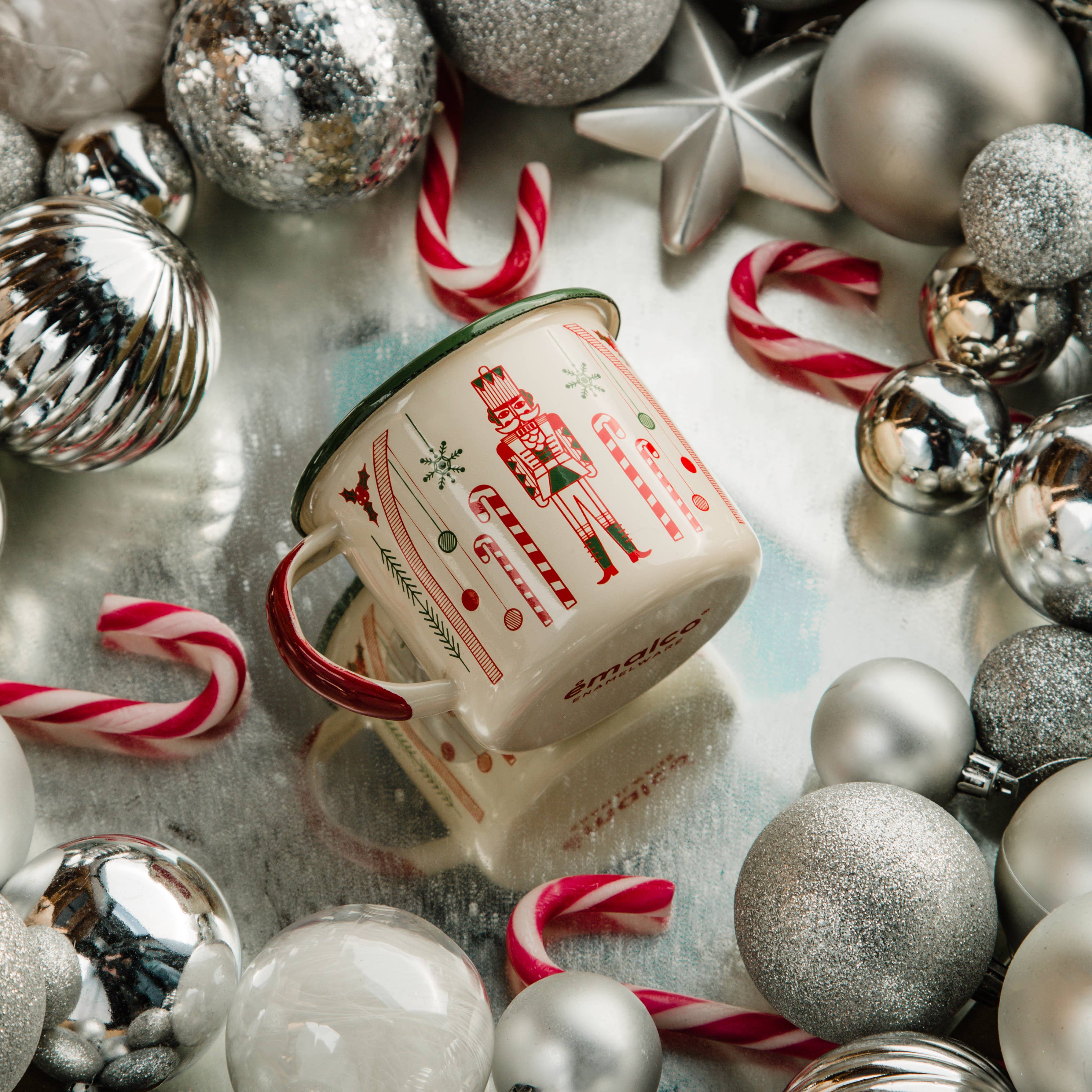 Emalco Enamelware – wholesale Kaffekoppar – 12 oz emaljmugg med Nötknäckare | JUL4