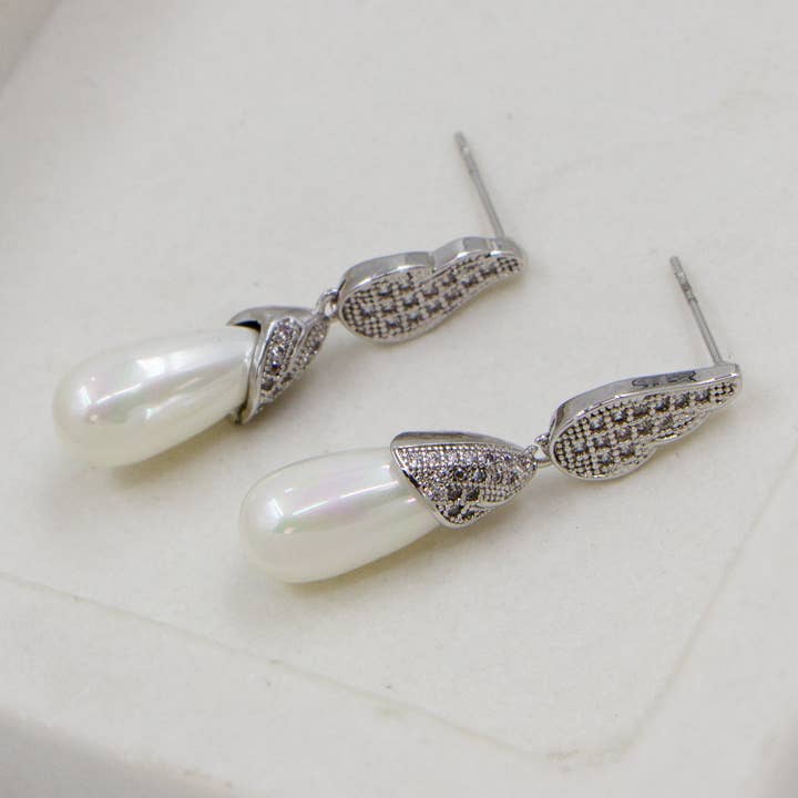 Pendientes de gota de perla con engaste de ala de ángel Cz para venta al por mayor de Tempest Designs