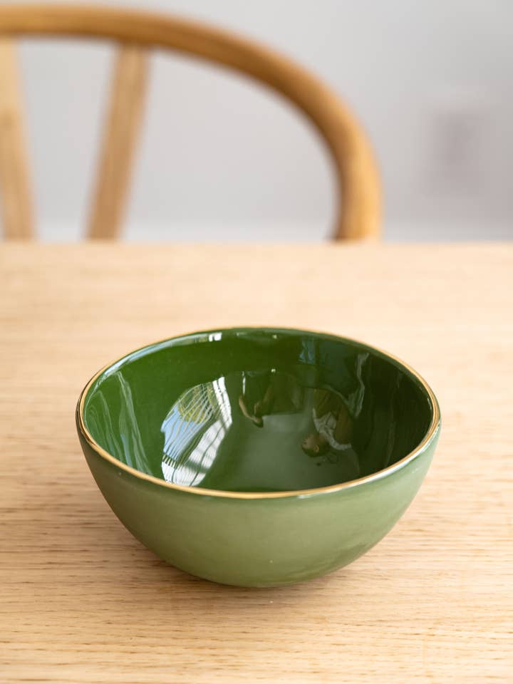 Håndlavet Porcelæn Everyday Bowl med Guld Grøn for engroshandel hos Creating Comfort Lab