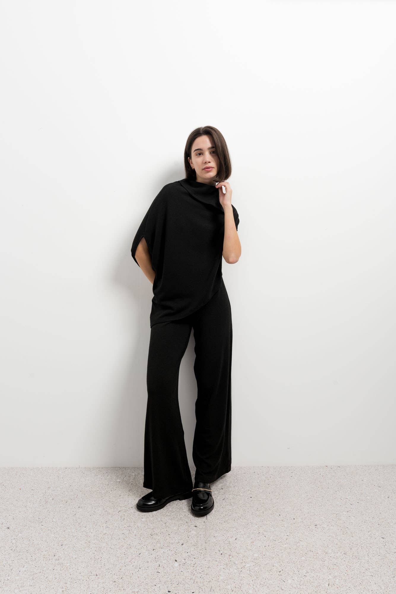 BLACK LAYER EFFECT JERSEY for wholesale on Faire1