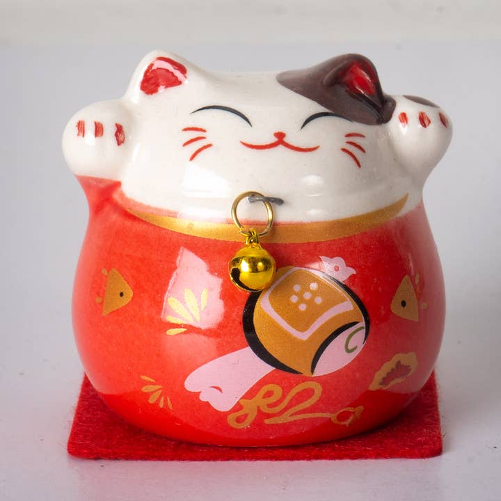 Figura de gato con suerte de Maneki Neo de 2 pulgadas de alto (12/240) para venta al por mayor de Urban Tokyo