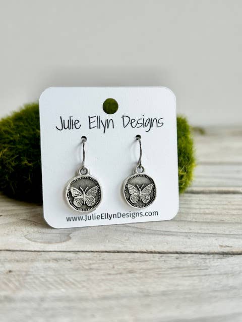 Runde sommerfugleaftryk øreringe for engroshandel hos Julie Ellyn Designs