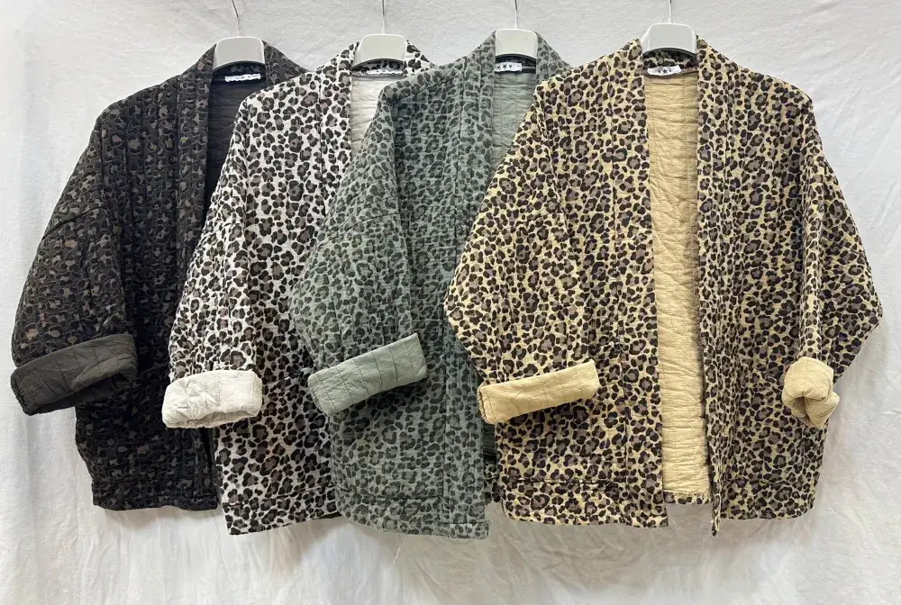 Mimi & Gogo - Vendita all'ingrosso Giacca - Donna - Giacca Trapuntata in Mussola di Cotone con Leopardo @5343_VeLeoMatela7